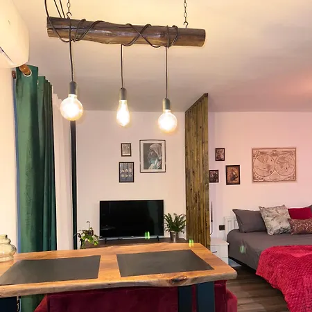 Tirana Apartment *